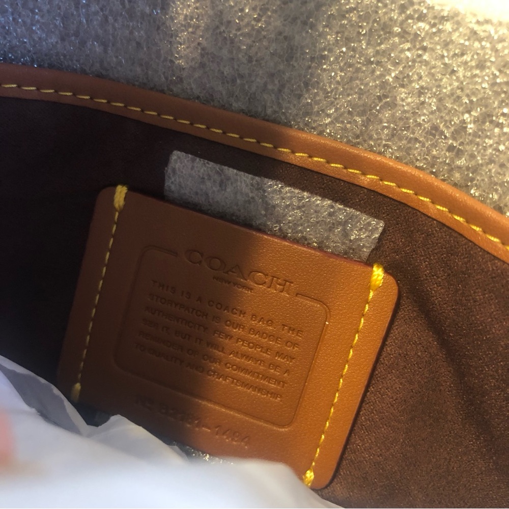 Coach Black Pebbled Leather Turnlock Crossbody Bag with Gold Hardware - Picture 9 of 14